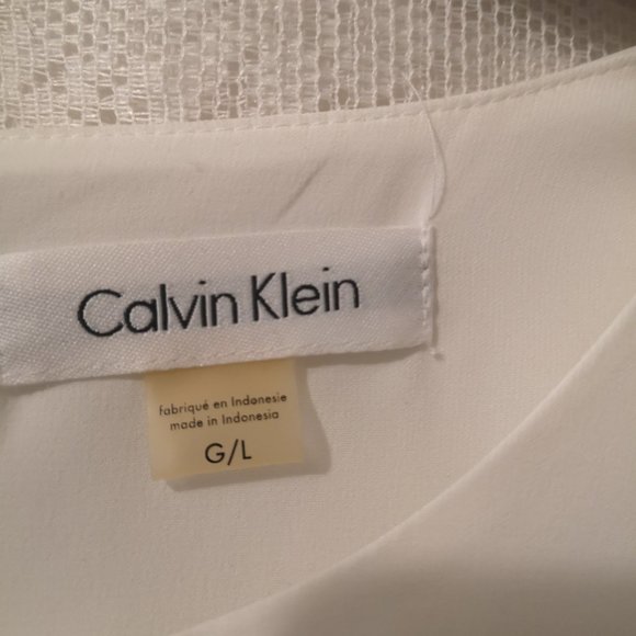 3/$20 Calvin Klein white sleeveless top - Picture 2 of 8